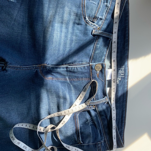 2/30$ 🔮 Time and Tru Jeans - Picture 8 of 9